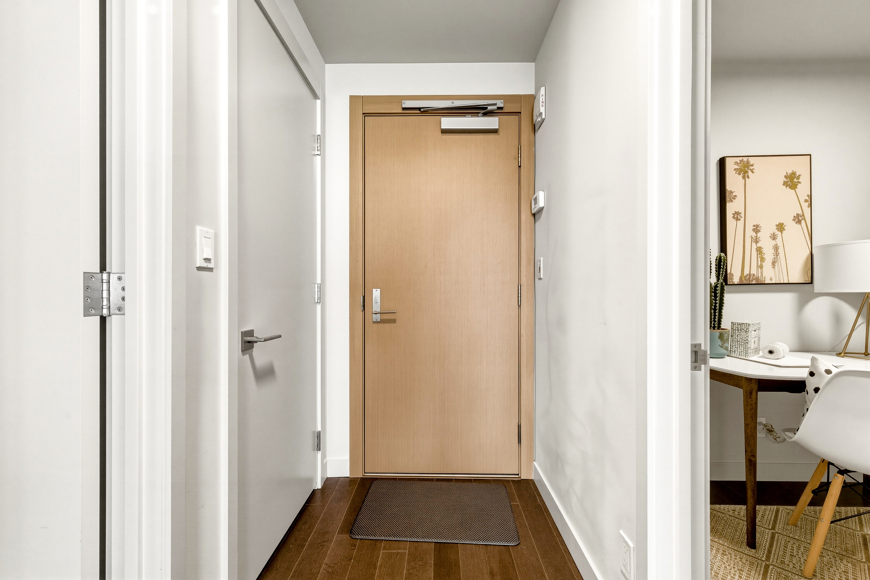 2902, 10360-102st - 1
