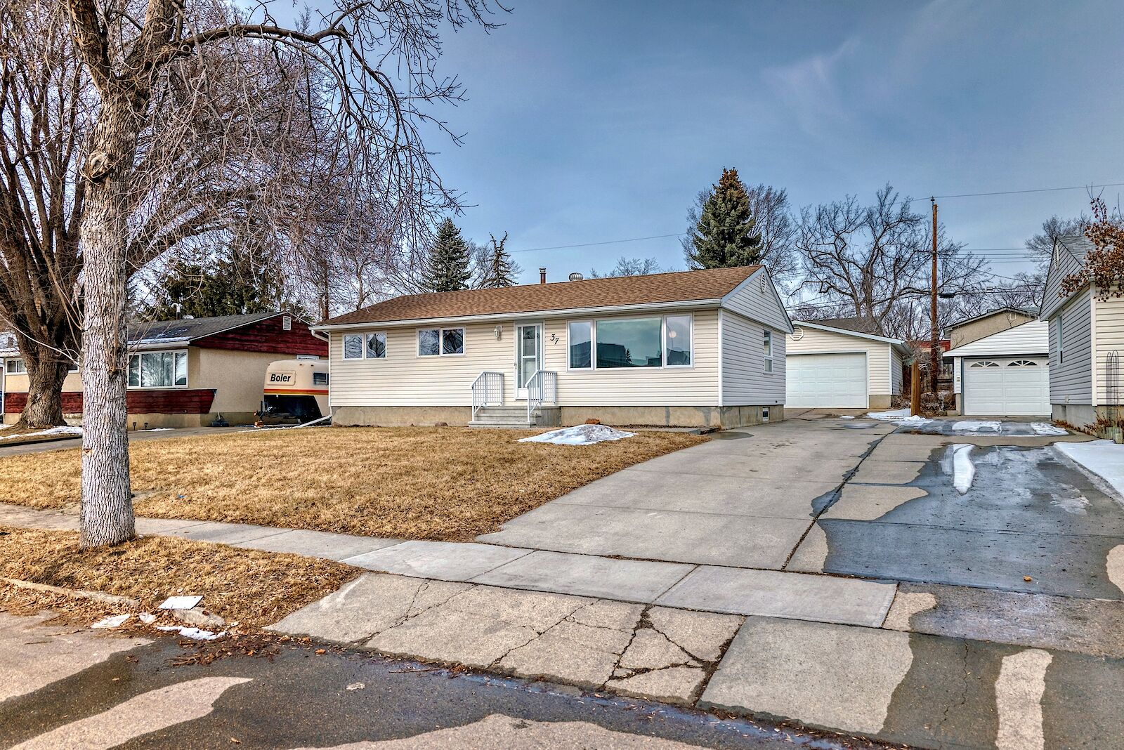 37 Sheridan Drive - 1