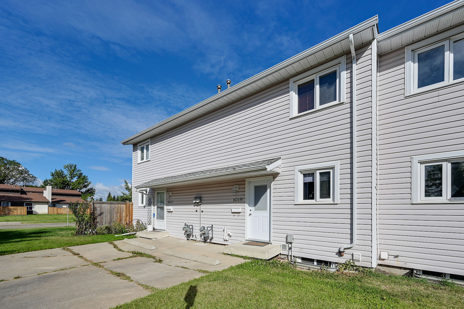 18959 66 Ave - 1